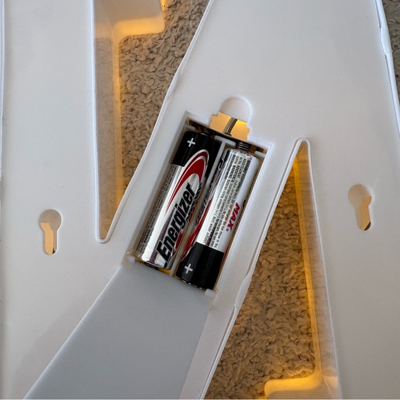 Light Up White Letter N Marquee Light - Picture 9 of 11